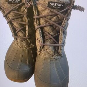 Sperry Brown Quilted Lace-Up Boots